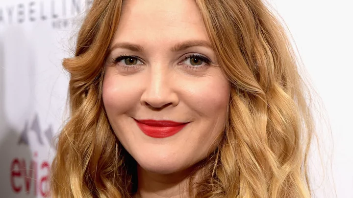Drew Barrymore slams 'sick' reports claiming she wants her mom dead
