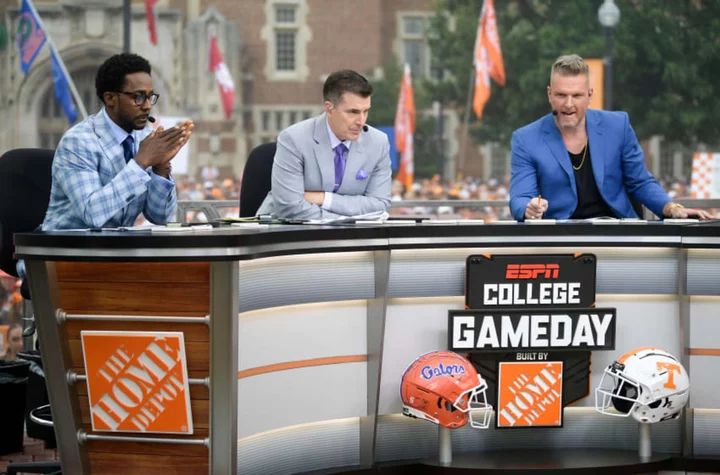 Where is College GameDay this week? Week 1 schedule, location, TV and guest picker
