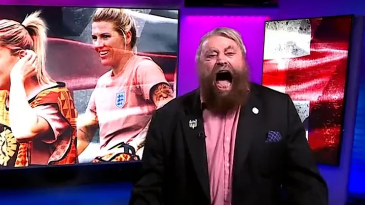 Brian Blessed delivers dramatic rendition of Three Lions in honour of Lionesses at World Cup
